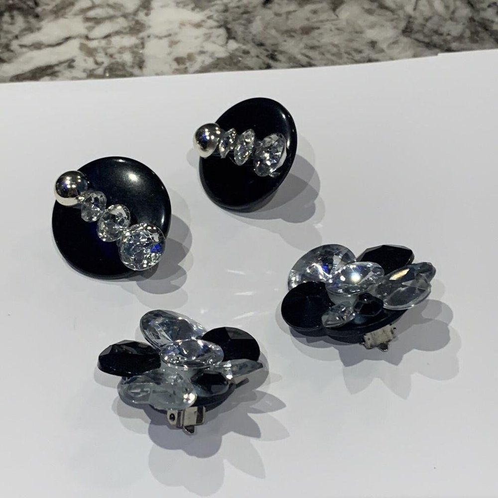 Lot Of 2 Vintage - Modern Earrings Clip On Clip-on Rhinestone / Plastic